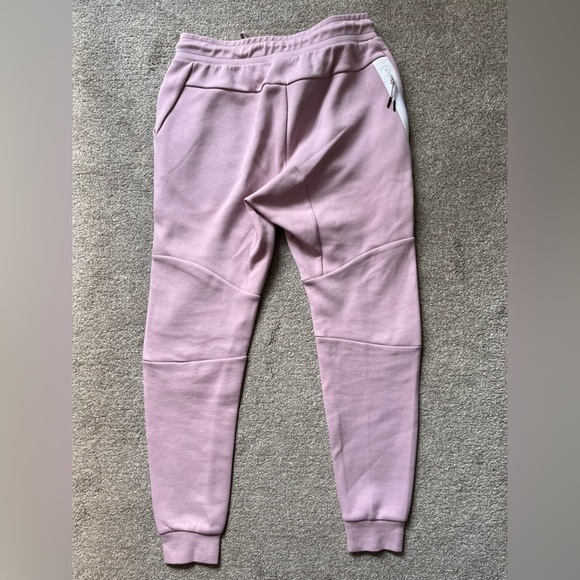 Women’s Nike Tech Fleece Joggers NWOT Size Small - Picture 2 of 10